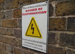 Electrocution railway sign