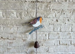 Robin hanging bell